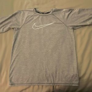 Nike boys swim shirt UPF 40 size XL